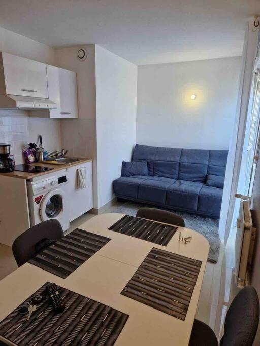 Apartment Du Grand Stade Saint-Denis (Seine-Saint-Denis)