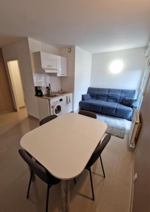 Du Grand Stade Apartment